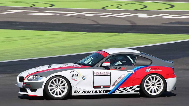 Fahrzeug fährt auf der Rennstrecke BMW Z4 M selber fahren