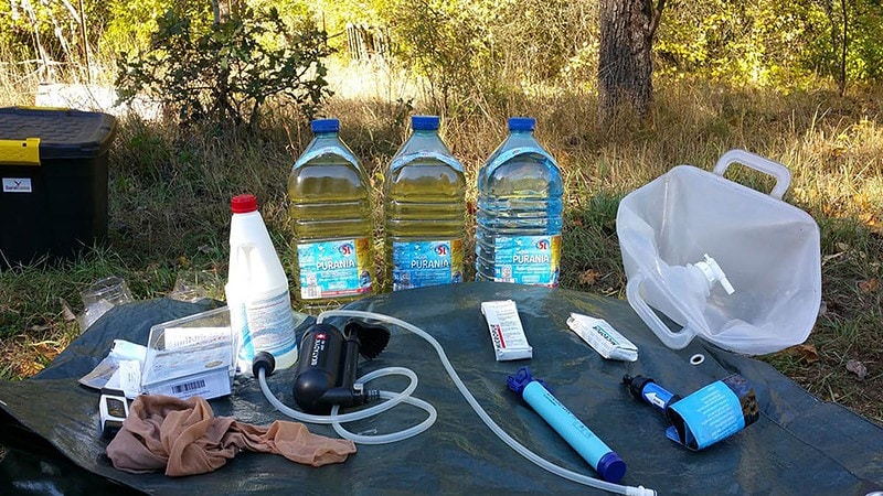 Verschiedenes Equipment zum Überleben im Blackout.