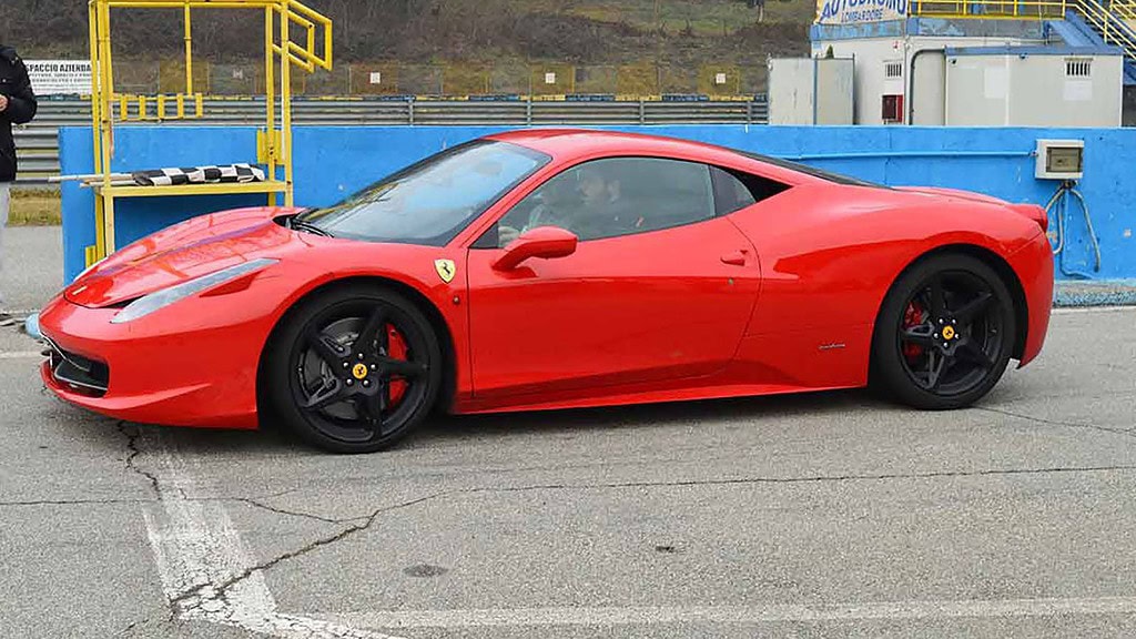 Ferrari-F458-Italia-selber-fahren_1.jpg Seitenansicht Ferrari F458 Italia selber fahren