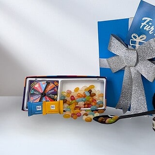 Geschenkbox_Dinner_in_the_dark Ansicht der Geschenkbox Dinner in the Dark mit den passenden Inhalten.