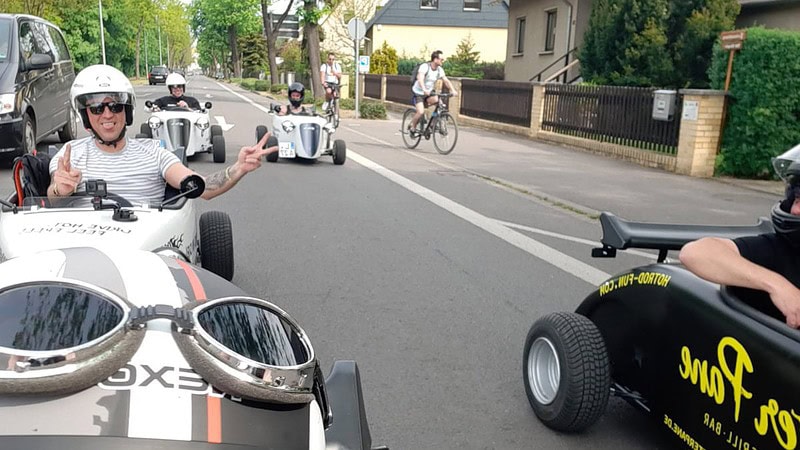 Hot Rod Tour Leipzig - Fahren auf der Straße in Leipzig