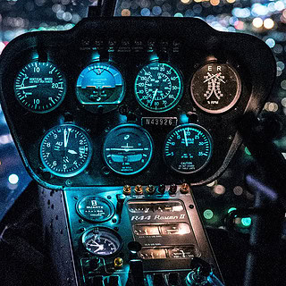 HelicoperCockpit bei Nacht