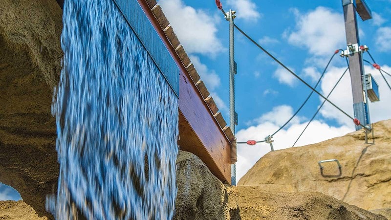 Wasserfall am Kletterfels vom Klettererlebnis Berlin die Bergwelt