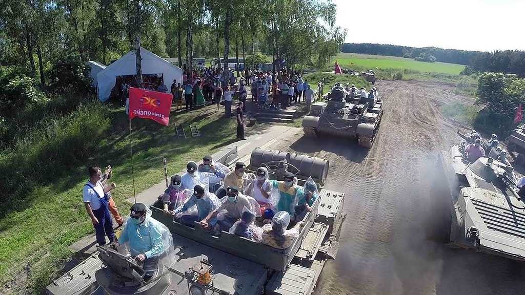 Panzer-fahren-bei-Berlin5.jpg Menschen fahren mit Panzer, Panzer fahren bei Berlin