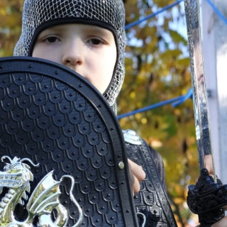 Erlebnis-Tag: Ab heute ein Ritter - Kind in Ritterkostüm