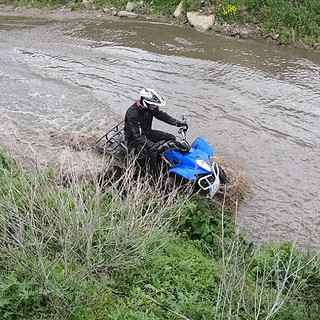 Quad-Tour-Berlin5.jpg Quad fährt durchs Wasser bei Berlin bei der Offroad Tour