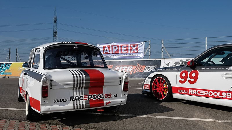 Race Trabi in der Boxengassen beim Race Trabant 601 selber fahren auf dem Lausitzring