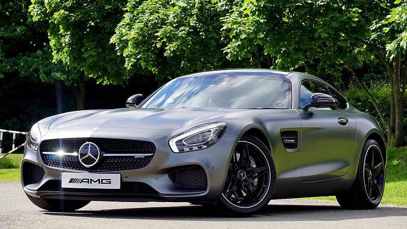 Mercedes von der Seite Renntaxi Mercedes Benz AMG GTS auf dem Lausitzring