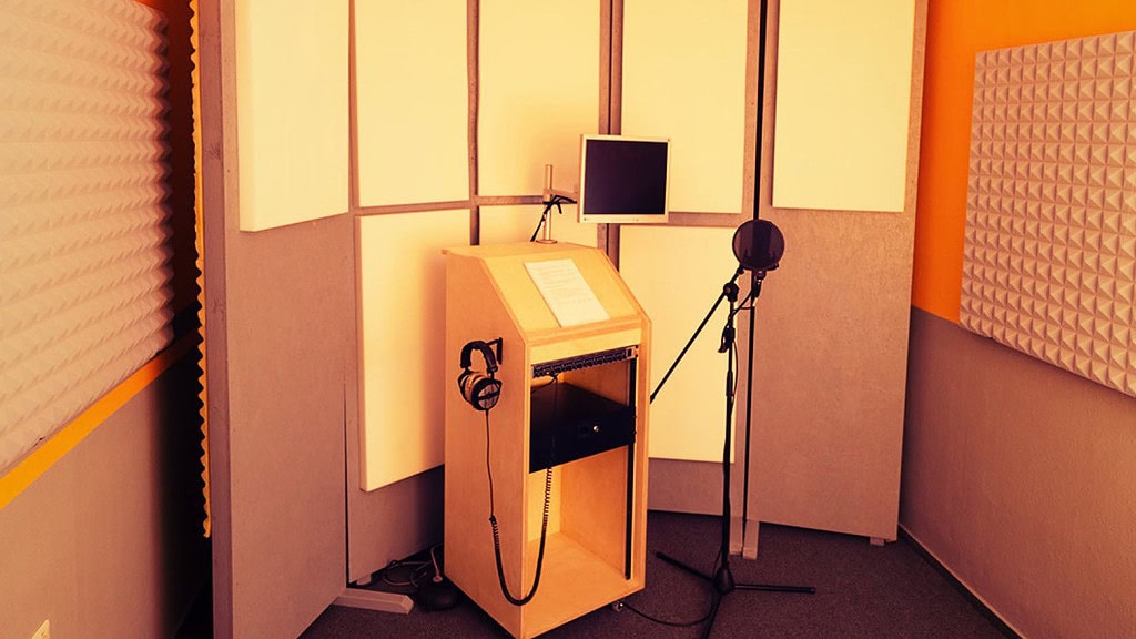 Song-aufnehmen-in-Dresden.jpg Aufnahmeequipment in Tonstudio zum Aufnehmen - Dein eigener Song JGA Angebot