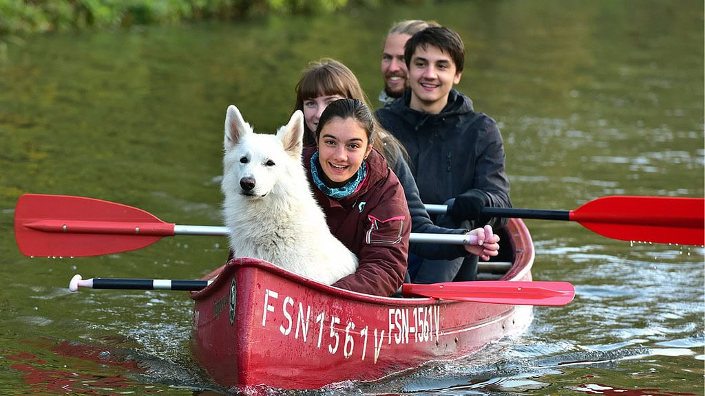 Stadthafen_Leipzig18.jpg Familie mit Hund beim Kanufahren