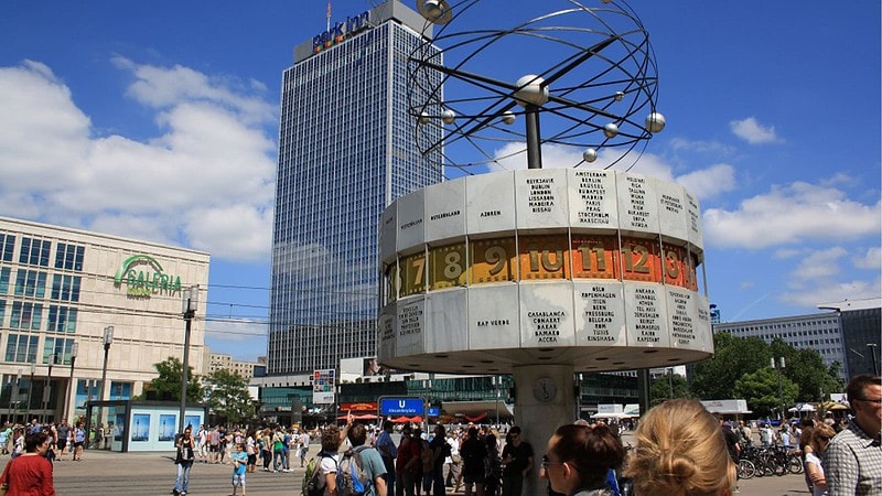 Alexanderplatz Berlin Stadtspiel (Ver-)Führung
