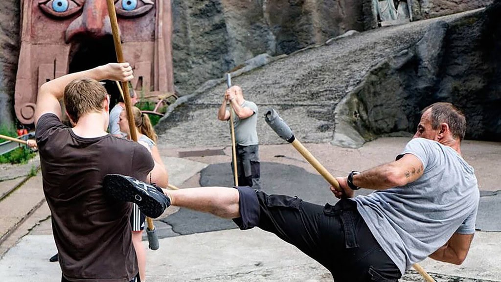 Stuntman-Workshop-in-Babelsberg-kaempfende-Personen.jpg 2 Stuntmen üben zusammen