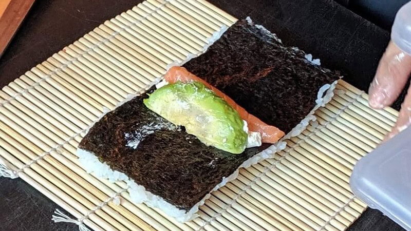 Sushi vorbereitet zum Rollen - Sushi Kochkurs