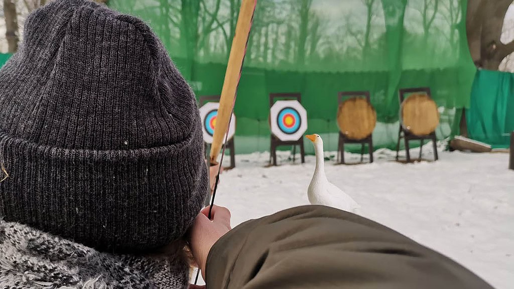 Teamevent Weihnachtsbogenschießen mit Gänsejagd in Berlin6 Bogenschießen und Zielen auf Gans.
