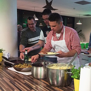 Teamkochen in Dresden in einer Kochschule