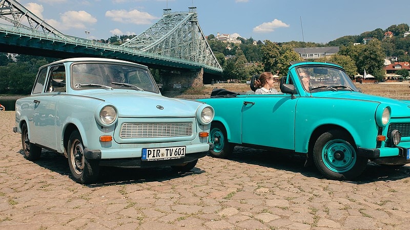 Zwei Trabis am Blauen Wunder beim Trabi selber fahren bei Dresden