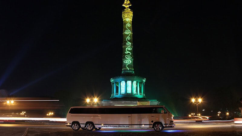 VW T3 Limousine in Berlin vor der Siegesäule