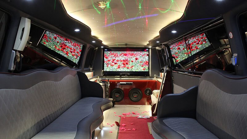 Innenansicht mit anderen ildern VW T3 Limousine in Berlin