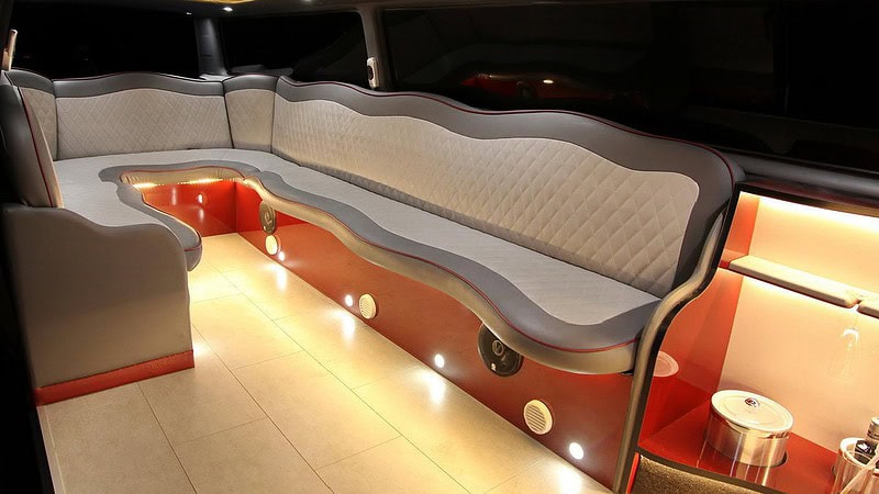 Innenansicht mit Sitzbank des VW T3 Limousine in Berlin