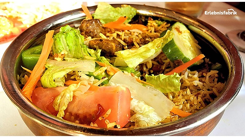 Teller mit Reispfanne vom Kochkurs in Dresden