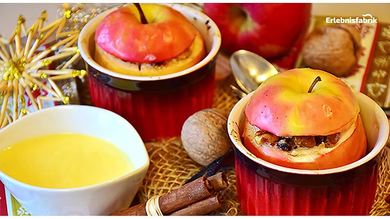 gebratener Apfel im Schälchen für den Kochkurs in Dresden