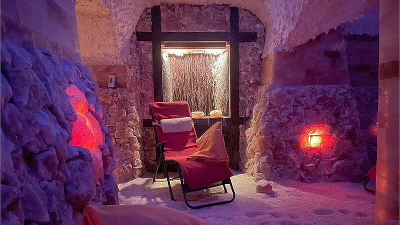 Radeberger Salzgrotte - Ansicht der Liegen für die Teilnehmer