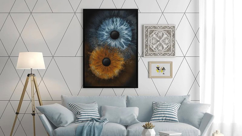 Eine Vorschau wie sich 2 Iriden auf einem Bild an der Wand präsentieren