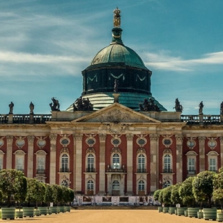 Zusehen ist das neue Palais in Potsdam.