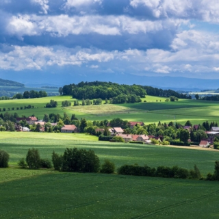 Aussicht auf die grüne Felder in Oberlausitz