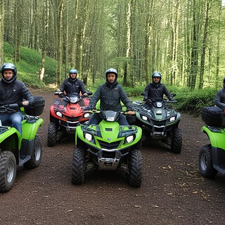 Quadtour-Nordeifel-7 Quads im Wald Verschiedenfarbige Quads stehend im Wald