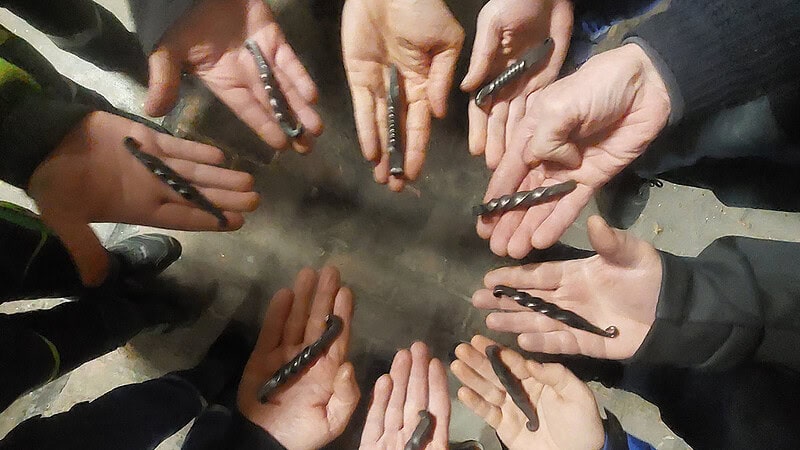 Ansicht aller fertigen Werkstücke beim Flaschenöffnen