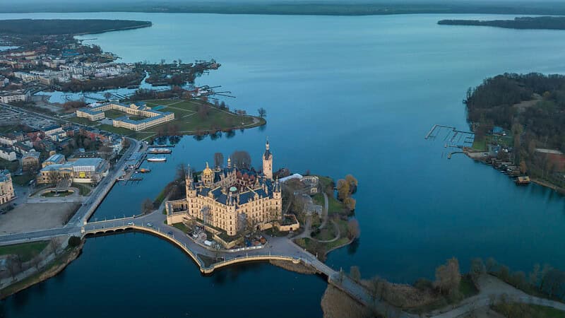 Ausblick auf das Schweriner Schloss und Umgebung- Ballonfahrt- Schweriner-Schloss