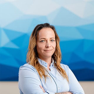 Linda Hirsch schaut in die Kamera